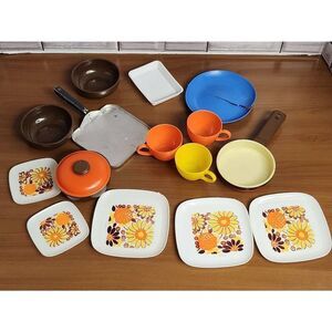 Vintage Pretend Play Dishes #A62